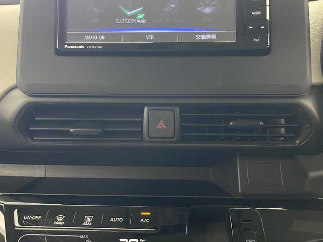 日産 ルークス X 秋田県 2021(令3)年 3.5万km ホワイトパール 社外ナビ【AM/FM/BT/CD/DVD】 /フルセグTV /ワンオーナー /片側パワースライドドア /全方位カメラ　/スマートキー　/スペアキー有り/アイドリングストップ/プッシュスタート /横滑り防止装置　/衝突被害軽減システム　/前席シートヒーター　/オートライト　/オートエアコン　/リアサンシェード/ライトレベライザー /電格ミラー/ウィンカーミラー /サイドバイザー /コーナーセンサー /保証書/取扱説明書