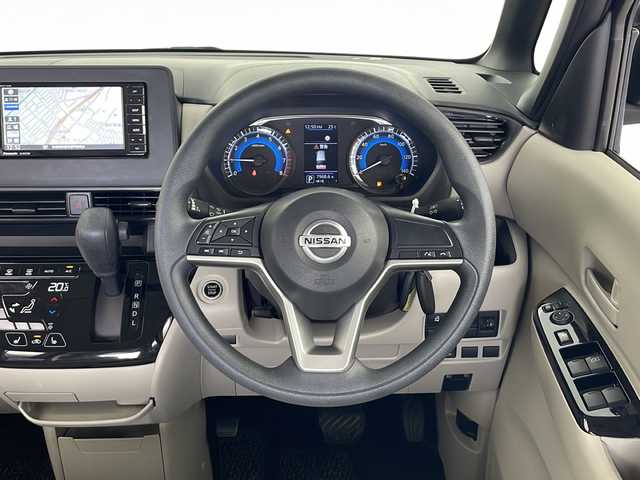 日産 ルークス X 秋田県 2021(令3)年 3.5万km ホワイトパール 社外ナビ【AM/FM/BT/CD/DVD】 /フルセグTV /ワンオーナー /片側パワースライドドア /全方位カメラ　/スマートキー　/スペアキー有り/アイドリングストップ/プッシュスタート /横滑り防止装置　/衝突被害軽減システム　/前席シートヒーター　/オートライト　/オートエアコン　/リアサンシェード/ライトレベライザー /電格ミラー/ウィンカーミラー /サイドバイザー /コーナーセンサー /保証書/取扱説明書