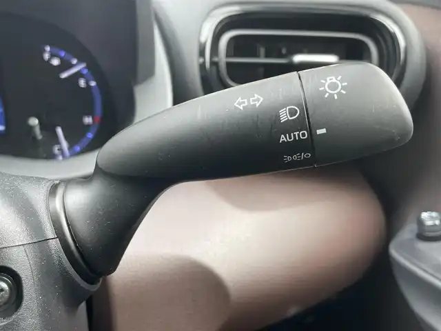 トヨタ ヤリスクロス ハイブリッド Z 千葉県 2020(令2)年 3.7万km ダークブルーマイカM 純正ディスプレイオーディオ　/バックカメラ　/Ｂｌｕｅｔｏｏｔｈ接続あり　/ビルドインＥＴＣ２．０　/パワーシート　/ハーフレザーシート/シートヒーター　/追従クルーズコントロール　/オートブレーキホールド