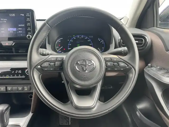トヨタ ヤリスクロス ハイブリッド Z 千葉県 2020(令2)年 3.7万km ダークブルーマイカM 純正ディスプレイオーディオ　/バックカメラ　/Ｂｌｕｅｔｏｏｔｈ接続あり　/ビルドインＥＴＣ２．０　/パワーシート　/ハーフレザーシート/シートヒーター　/追従クルーズコントロール　/オートブレーキホールド