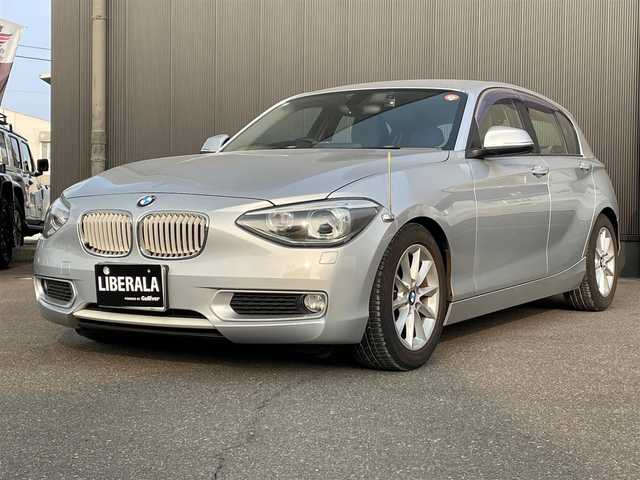 ＢＭＷ １１６ｉ スタイル 香川県 2012(平24)年 2.2万km グレイシャーシルバー スマートキー2本/プッシュスタート/アイドリングストップ/ドアバイザー/HDDオーディオ/ETC/シートヒーター/純正16インチアルミ/FRフォグ/FRドライブレコーダー/革巻きステアリング/オートライト/オートワイパー