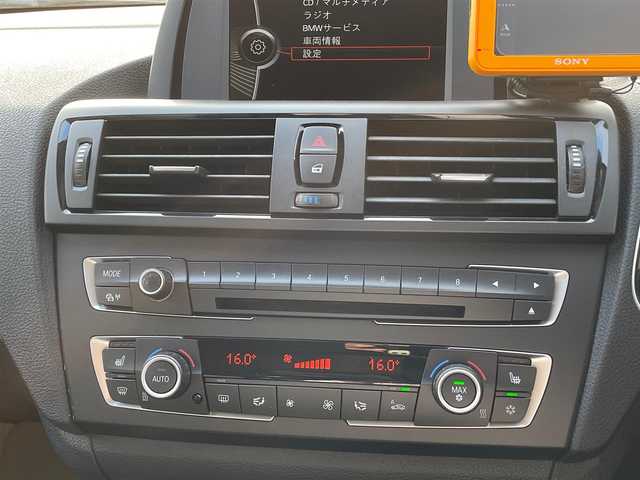 ＢＭＷ １１６ｉ スタイル 香川県 2012(平24)年 2.2万km グレイシャーシルバー スマートキー2本/プッシュスタート/アイドリングストップ/ドアバイザー/HDDオーディオ/ETC/シートヒーター/純正16インチアルミ/FRフォグ/FRドライブレコーダー/革巻きステアリング/オートライト/オートワイパー