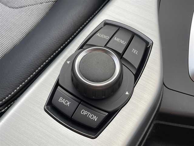 ＢＭＷ １１６ｉ スタイル 香川県 2012(平24)年 2.2万km グレイシャーシルバー スマートキー2本/プッシュスタート/アイドリングストップ/ドアバイザー/HDDオーディオ/ETC/シートヒーター/純正16インチアルミ/FRフォグ/FRドライブレコーダー/革巻きステアリング/オートライト/オートワイパー