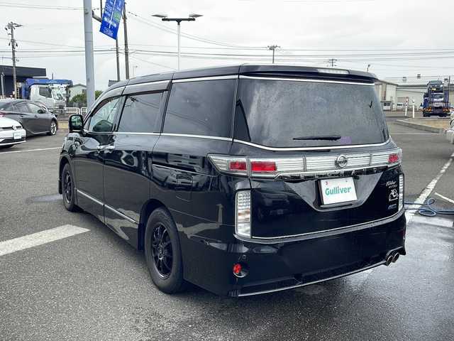 日産 エルグランド ライダー ブラックライン 新潟県 2012(平24)年 12.8万km ファントムブラック ４WD/メーカーオプションナビゲーション/アラウンドビューモニター/黒レザーシート/両側パワースライドドア/後席モニター/パワーバックドア/社外16インチarumiho/革巻きステアリング/ステアリングリモコン/オットマン/前席パワーシート/前席シートヒーター/横滑り防止装置/社外デジタルインナーミラー