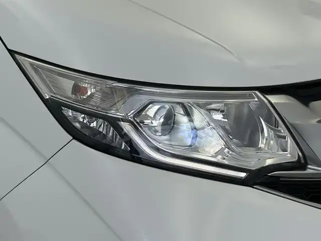 ホンダ ステップワゴン スパーダ ホンダセンシング 群馬県 2017(平29)年 6.2万km ホワイトオーキッドパール フリップダウンモニター　ターボ　純正９インチナビ　バックカメラ　両側パワースライドドア　ＬＥＤライト　純正１６インチＡＷ　ステアリングリモコン　パドルシフト　ビルトインＥＴＣ　プッシュスタート　禁煙車