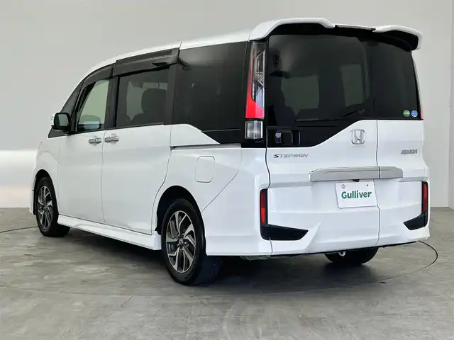 ホンダ ステップワゴン スパーダ ホンダセンシング 群馬県 2017(平29)年 6.2万km ホワイトオーキッドパール フリップダウンモニター　ターボ　純正９インチナビ　バックカメラ　両側パワースライドドア　ＬＥＤライト　純正１６インチＡＷ　ステアリングリモコン　パドルシフト　ビルトインＥＴＣ　プッシュスタート　禁煙車