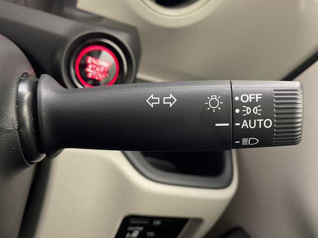 ホンダ Ｎ ＢＯＸ 宮崎県 2024(令6)年 0.8万km プラチナホワイトパール 禁煙車/ホンダセンシング/純正LEDオートライト/左側電動スライドドア/アダプティブクルーズコントロール/レーンディパーチャーアラート/クリアランスソナー/ウインカードアミラー/リアプライバシーガラス/オートエアコン/スマートキー/プッシュエンジンスタート/新車時保証書/取扱い説明書