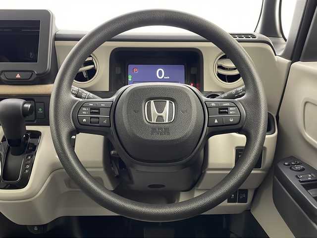 ホンダ Ｎ ＢＯＸ 宮崎県 2024(令6)年 0.8万km プラチナホワイトパール 禁煙車/ホンダセンシング/純正LEDオートライト/左側電動スライドドア/アダプティブクルーズコントロール/レーンディパーチャーアラート/クリアランスソナー/ウインカードアミラー/リアプライバシーガラス/オートエアコン/スマートキー/プッシュエンジンスタート/新車時保証書/取扱い説明書