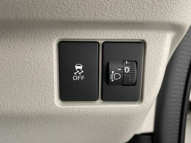 ホンダ Ｎ ＢＯＸ 宮崎県 2024(令6)年 0.8万km プラチナホワイトパール 禁煙車/ホンダセンシング/純正LEDオートライト/左側電動スライドドア/アダプティブクルーズコントロール/レーンディパーチャーアラート/クリアランスソナー/ウインカードアミラー/リアプライバシーガラス/オートエアコン/スマートキー/プッシュエンジンスタート/新車時保証書/取扱い説明書
