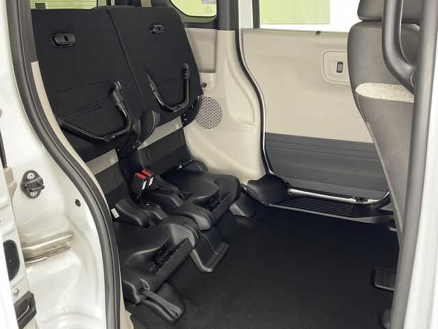 ホンダ Ｎ ＢＯＸ 宮崎県 2024(令6)年 0.8万km プラチナホワイトパール 禁煙車/ホンダセンシング/純正LEDオートライト/左側電動スライドドア/アダプティブクルーズコントロール/レーンディパーチャーアラート/クリアランスソナー/ウインカードアミラー/リアプライバシーガラス/オートエアコン/スマートキー/プッシュエンジンスタート/新車時保証書/取扱い説明書