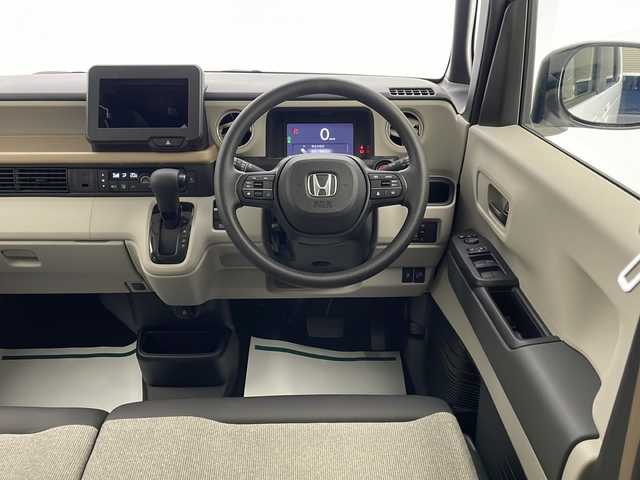 ホンダ Ｎ ＢＯＸ 宮崎県 2024(令6)年 0.8万km プラチナホワイトパール 禁煙車/ホンダセンシング/純正LEDオートライト/左側電動スライドドア/アダプティブクルーズコントロール/レーンディパーチャーアラート/クリアランスソナー/ウインカードアミラー/リアプライバシーガラス/オートエアコン/スマートキー/プッシュエンジンスタート/新車時保証書/取扱い説明書