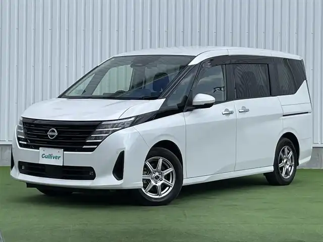 日産 セレナ e－パワー XV 香川県 2023(令5)年 3.3万km プリズムホワイト 純正メモリーナビ/→AM/FM/Bluetooth/フルセグTV/全方位カメラ/ブラインドスポットモニター/デジタルインナーミラー/両側パワースライドドア/レーンキープアシスト/プロパイロット/衝突軽減ブレーキ/ETC/ドライブレコーダー/LEDヘッドライト/コーナーセンサー/プッシュスタート/スマートキー/革巻きステアリング/社外16インチアルミホイール/純正フロアマット