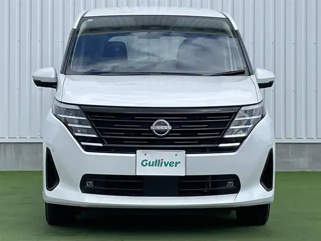 日産 セレナ e－パワー XV 香川県 2023(令5)年 3.3万km プリズムホワイト 純正メモリーナビ/→AM/FM/Bluetooth/フルセグTV/全方位カメラ/ブラインドスポットモニター/デジタルインナーミラー/両側パワースライドドア/レーンキープアシスト/プロパイロット/衝突軽減ブレーキ/ETC/ドライブレコーダー/LEDヘッドライト/コーナーセンサー/プッシュスタート/スマートキー/革巻きステアリング/社外16インチアルミホイール/純正フロアマット