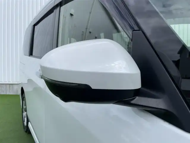 日産 セレナ e－パワー XV 香川県 2023(令5)年 3.3万km プリズムホワイト 純正メモリーナビ/→AM/FM/Bluetooth/フルセグTV/全方位カメラ/ブラインドスポットモニター/デジタルインナーミラー/両側パワースライドドア/レーンキープアシスト/プロパイロット/衝突軽減ブレーキ/ETC/ドライブレコーダー/LEDヘッドライト/コーナーセンサー/プッシュスタート/スマートキー/革巻きステアリング/社外16インチアルミホイール/純正フロアマット