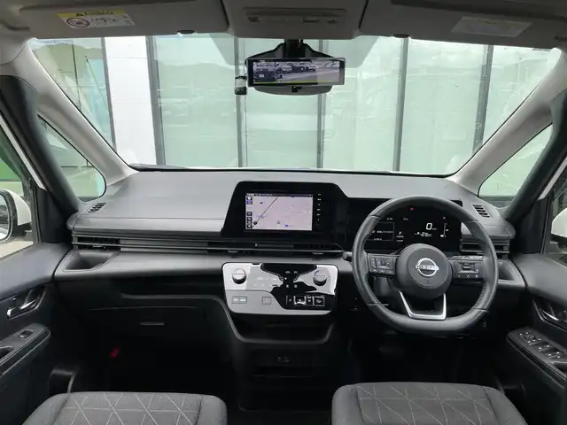 日産 セレナ e－パワー XV 香川県 2023(令5)年 3.3万km プリズムホワイト 純正メモリーナビ/→AM/FM/Bluetooth/フルセグTV/全方位カメラ/ブラインドスポットモニター/デジタルインナーミラー/両側パワースライドドア/レーンキープアシスト/プロパイロット/衝突軽減ブレーキ/ETC/ドライブレコーダー/LEDヘッドライト/コーナーセンサー/プッシュスタート/スマートキー/革巻きステアリング/社外16インチアルミホイール/純正フロアマット
