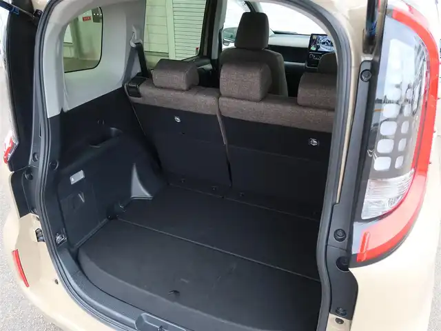 トヨタ シエンタ ハイブリッド Z 石川県 2023(令5)年 2.7万km ベージュ プリクラッシセーフティ/BSM/レーダークルーズコントロール/ドライブレコーダー/ワンオーナー/両側パワースライドドア/シートヒーター/ステアリングヒーター/オートハイビーム