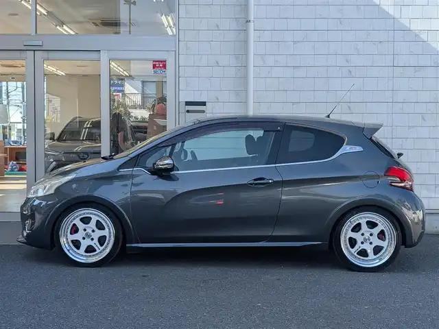 プジョー ２０８ GTi 埼玉県 2015(平27)年 4.4万km ガンＭ WORKマイスター18インチ/アイバッハダウンサス/メモリナビ/Bluetoothオーディオ/クルーズコントロール/ドアバイザー/ETC/HIDヘッドライト/純正ホイール17インチ×スタッドレス4本あり