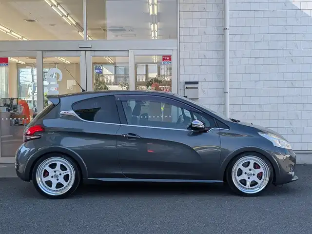 プジョー ２０８ GTi 埼玉県 2015(平27)年 4.4万km ガンＭ WORKマイスター18インチ/アイバッハダウンサス/メモリナビ/Bluetoothオーディオ/クルーズコントロール/ドアバイザー/ETC/HIDヘッドライト/純正ホイール17インチ×スタッドレス4本あり