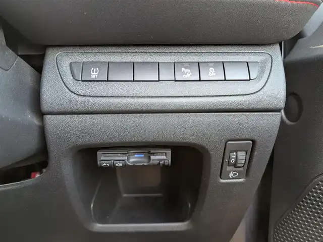 プジョー ２０８ GTi 埼玉県 2015(平27)年 4.4万km ガンＭ WORKマイスター18インチ/アイバッハダウンサス/メモリナビ/Bluetoothオーディオ/クルーズコントロール/ドアバイザー/ETC/HIDヘッドライト/純正ホイール17インチ×スタッドレス4本あり
