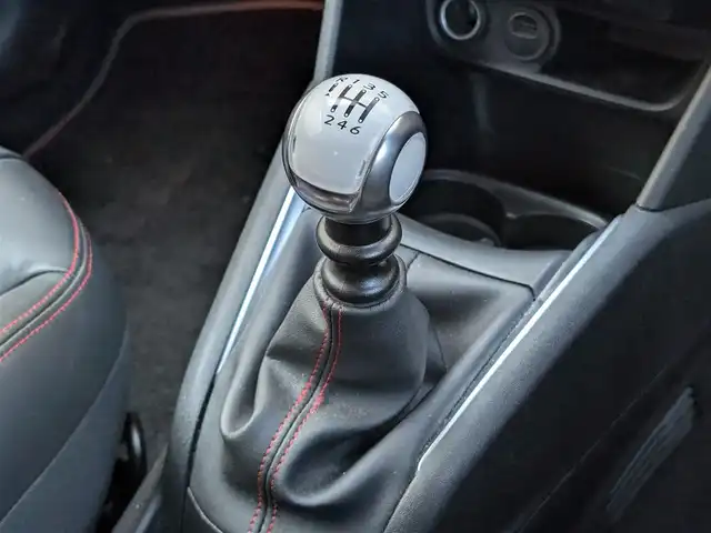 プジョー ２０８ GTi 埼玉県 2015(平27)年 4.4万km ガンＭ WORKマイスター18インチ/アイバッハダウンサス/メモリナビ/Bluetoothオーディオ/クルーズコントロール/ドアバイザー/ETC/HIDヘッドライト/純正ホイール17インチ×スタッドレス4本あり