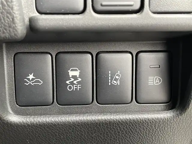 日産 デイズ ルークス ハイウェイスター Xターボ 青森県 2018(平30)年 1.7万km スターリングシルバーM ４WD/純正メモリナビ/（BT／AM／FM／DVD）/フルセグTV/シートヒーター（運転席）/電動自動スライドドア（片側）/衝突軽減システム/アイドリングストップ/LEDヘッドライト/ドライブレコーダー（前方）/電動格納自動ミラー/スペアキー