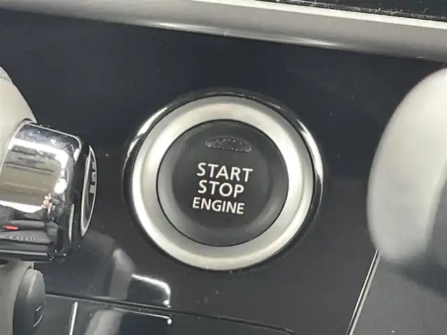 日産 デイズ ルークス ハイウェイスター Xターボ 青森県 2018(平30)年 1.7万km スターリングシルバーM ４WD/純正メモリナビ/（BT／AM／FM／DVD）/フルセグTV/シートヒーター（運転席）/電動自動スライドドア（片側）/衝突軽減システム/アイドリングストップ/LEDヘッドライト/ドライブレコーダー（前方）/電動格納自動ミラー/スペアキー