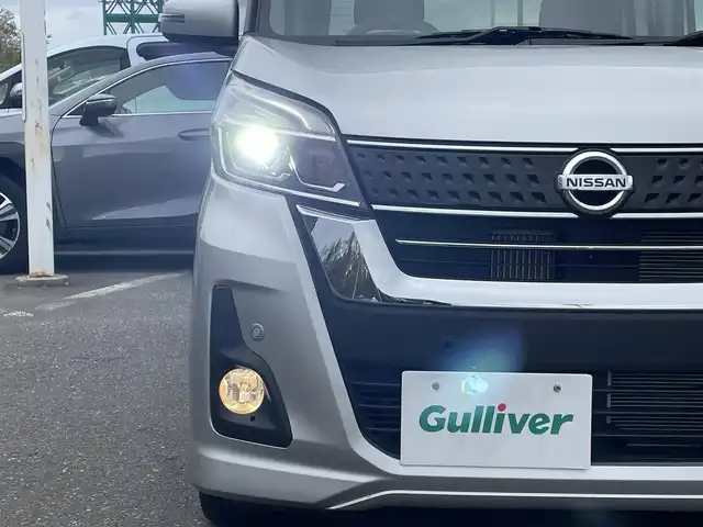 日産 デイズ ルークス ハイウェイスター Xターボ 青森県 2018(平30)年 1.7万km スターリングシルバーM ４WD/純正メモリナビ/（BT／AM／FM／DVD）/フルセグTV/シートヒーター（運転席）/電動自動スライドドア（片側）/衝突軽減システム/アイドリングストップ/LEDヘッドライト/ドライブレコーダー（前方）/電動格納自動ミラー/スペアキー