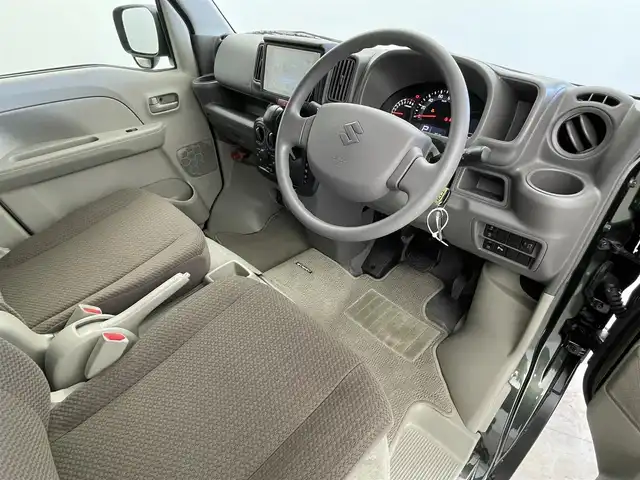 スズキ エブリイ PC 群馬県 2024(令6)年 0.3万km クールカーキPM ９インチディスプレイオーディオ　バックカメラ　両側スライドドア　ＬＥＤオートライト　ドライブレコーダー　アイドリングストップ　純正フロアマット　ＥＴＣ２．０　リモコンキー　横滑り防止装置　禁煙車