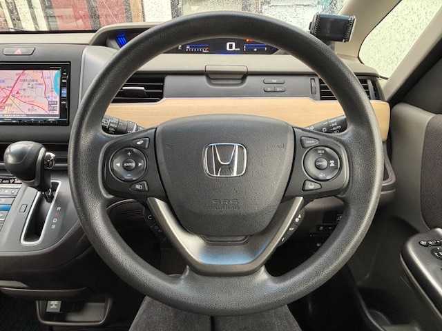 ホンダ フリード G ホンダセンシング 宮城県 2019(平31)年 5.4万km ブルーホライゾンM 登録時走行距離53836km/純正SDナビ/ワンセグTV・CD・DVD・AM・FM・Bluetooth・iPod/両側パワースライドドア/車線逸脱警告/ETC/横滑り防止装置/アイドリングストップ/プッシュスタート/3列シート/フルフラットシート/レーダークルーズコントロール/ステアリングスイッチ/スマホホルダー/純正アルミホイール/ドアバイザー/純正LEDヘッドライト