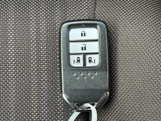 ホンダ フリード G ホンダセンシング 宮城県 2019(平31)年 5.4万km ブルーホライゾンM 登録時走行距離53836km/純正SDナビ/ワンセグTV・CD・DVD・AM・FM・Bluetooth・iPod/両側パワースライドドア/車線逸脱警告/ETC/横滑り防止装置/アイドリングストップ/プッシュスタート/3列シート/フルフラットシート/レーダークルーズコントロール/ステアリングスイッチ/スマホホルダー/純正アルミホイール/ドアバイザー/純正LEDヘッドライト