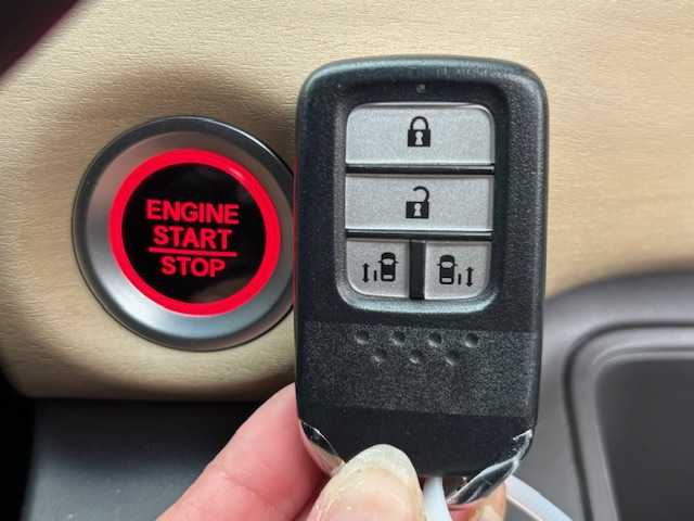 ホンダ フリード G ホンダセンシング 宮城県 2019(平31)年 5.4万km ブルーホライゾンM 登録時走行距離53836km/純正SDナビ/ワンセグTV・CD・DVD・AM・FM・Bluetooth・iPod/両側パワースライドドア/車線逸脱警告/ETC/横滑り防止装置/アイドリングストップ/プッシュスタート/3列シート/フルフラットシート/レーダークルーズコントロール/ステアリングスイッチ/スマホホルダー/純正アルミホイール/ドアバイザー/純正LEDヘッドライト