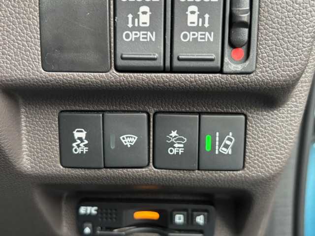 ホンダ フリード G ホンダセンシング 宮城県 2019(平31)年 5.4万km ブルーホライゾンM 登録時走行距離53836km/純正SDナビ/ワンセグTV・CD・DVD・AM・FM・Bluetooth・iPod/両側パワースライドドア/車線逸脱警告/ETC/横滑り防止装置/アイドリングストップ/プッシュスタート/3列シート/フルフラットシート/レーダークルーズコントロール/ステアリングスイッチ/スマホホルダー/純正アルミホイール/ドアバイザー/純正LEDヘッドライト