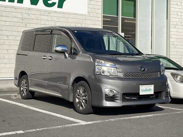 トヨタ ヴォクシー ZS 煌Z 静岡県 2013(平25)年 4.3万km アイスチタニウムマイカメタリック /純正ナビ/地デジTV//純正CD/DVD/Bluetooth//バックカメラ//両側パワースライドドア//ビルトインETC//スマートキー//純正16インチAW//パドルシフト//ディスチャージ//保証書//取説