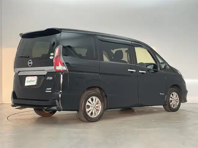 日産 セレナ ハイウェイスター 埼玉県 2016(平28)年 8.2万km ダイヤモンドブラック アラウンドビューモニター　純正９インチナビ　純正フリップダウンモニター　ＬＥＤヘッドライト　両側パワースライドドア　ＥＴＣ　エマージェンシーブレーキ　クルーズコントロール　スマートキー