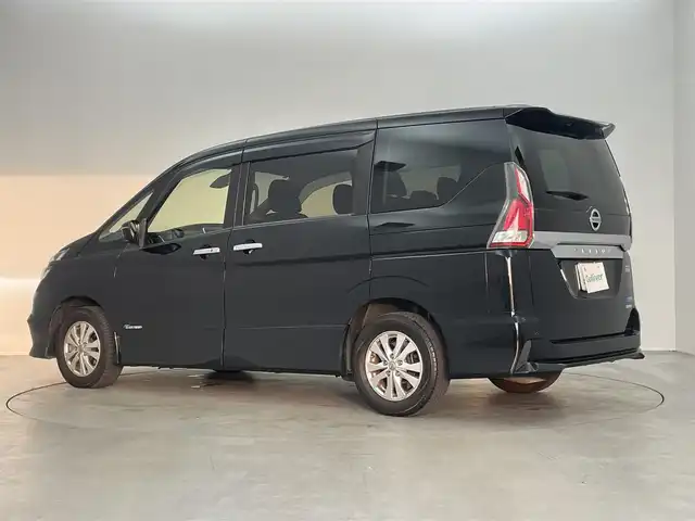 日産 セレナ ハイウェイスター 埼玉県 2016(平28)年 8.2万km ダイヤモンドブラック アラウンドビューモニター　純正９インチナビ　純正フリップダウンモニター　ＬＥＤヘッドライト　両側パワースライドドア　ＥＴＣ　エマージェンシーブレーキ　クルーズコントロール　スマートキー