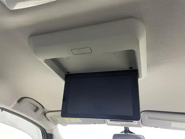 日産 セレナ ハイウェイスター 埼玉県 2016(平28)年 8.2万km ダイヤモンドブラック アラウンドビューモニター　純正９インチナビ　純正フリップダウンモニター　ＬＥＤヘッドライト　両側パワースライドドア　ＥＴＣ　エマージェンシーブレーキ　クルーズコントロール　スマートキー