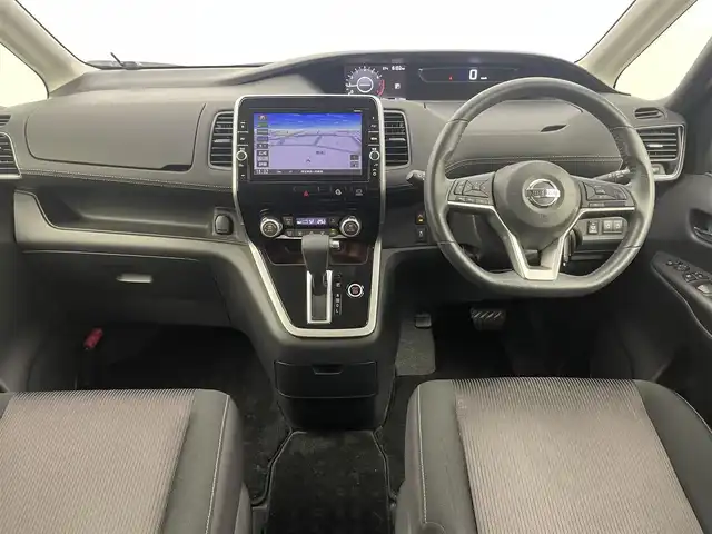 日産 セレナ ハイウェイスター 埼玉県 2016(平28)年 8.2万km ダイヤモンドブラック アラウンドビューモニター　純正９インチナビ　純正フリップダウンモニター　ＬＥＤヘッドライト　両側パワースライドドア　ＥＴＣ　エマージェンシーブレーキ　クルーズコントロール　スマートキー