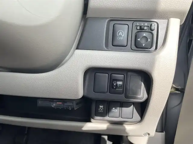 日産 デイズ X 千葉県 2017(平29)年 6.5万km クールシルバー 純正メモリナビゲーション/アラウンドビューモニター/フルセグTV/Bluetooth/エマージェンシーブレーキ/アイドリングストップ/ドライブレコーダー/ETC/プッシュスタート/保証書/取扱説明書