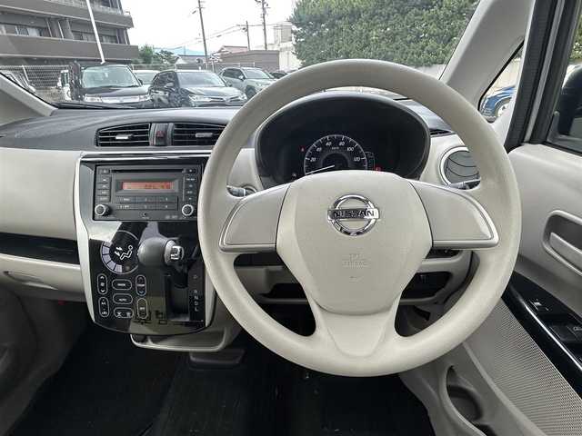 日産 デイズ X 島根県 2018(平30)年 5.4万km スターリングシルバーM 純正CDオーディオ　/前方ドライブレコーダー　/衝突軽減ブレーキ　/アイドリングストップ　/横滑り防止装置　/前後コーナーセンサー　/スマートキー　/プッシュスタート　/社外14インチアルミホイール　/純正フロアマット