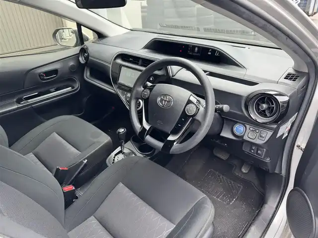 トヨタ アクア S スタイルブラック 滋賀県 2020(令2)年 2.4万km シルバーメタリック 禁煙車/純正ナビ/【Bluetooth/AM/FM】/バックカメラ/ETC/トヨタセーフティセンス/・プリクラッシュセーフティ/・レーンディパーチャーアラート/・オートマチックハイビーム/インテリジェントクリアランスソナー/スマートキー/ＬＥＤライト/オートライト/電動格納ミラー/ステアリングスイッチ