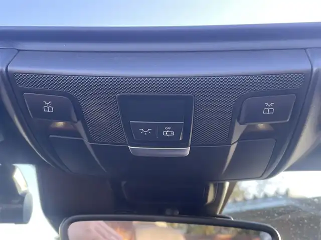 メルセデス・ベンツ ＳＬＫ２００ エクスクルーシブ 福島県 2015(平27)年 4.6万km オブシディアンブラック 純正ナビ/BT/フルセグTV/スマートキー/プッシュスタート/クルーズコントロール/ETC/アイドリングストップ/前方ドライブレコーダー/純正フロアマット/両席シートヒーター/レザーシート/ヘッドヒーター/パワーシート/シートメモリー/電格ミラー