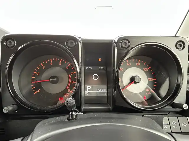 スズキ ジムニー XC 愛媛県 2023(令5)年 1.8万km ジャングルグリーン 純正8インチナビ/CD/DVD/Bluetooth/フルセグTV/スペアキー/アイドリングストップ/クルコン/USB入力端子/シートヒーター/前後ドラレコ/ダウンヒルコントロール/4WD/社外LEDフォグランプ/純正16インチアルミホイール/バックカメラ/ETC/LED/オートライト