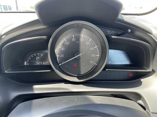 マツダ マツダ２ 15S 鳥取県 2020(令2)年 9.3万km ジェットブラックマイカ ４・Ｗ・Ｄ/純正ナビ／フルセグ／ＤＶＤ／ＣＤ／ＢＴ/バックカメラ/前後ドライブレコーダー/衝突軽減ブレーキ/レーンアシスト/ＬＥＤヘットライト/プッシュスタート/バックソナー/ウィンカーミラー/フロアマット/ドアバイザー