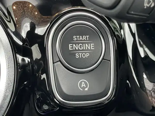 メルセデス・ベンツ Ｍ・ベンツ ＧＬＡ２００ｄ 4マチック AMGライン 鹿児島県 2021(令3)年 1.5万km 黒 AMGライン/純正メモリナビ/TV/BT/USB/ETC2.0/ドライブレコーダー(前後)/ヘッドアップディスプレイ/ワイヤレス充電/パドルシフト/全方位カメラ/アンビエントライト/アダプディブハイビームアシストプラス/レーダーセーフティーパッケージ/アクティブディスタンスディストニック/アクティブブラインドスポットアシスト/アクティブレーンキーピングアシスト/レザーシート/シートヒーター/メモリ付きパワーシート/パワーバックドア/LEDヘッドライト/オートライト/純正19インチAW