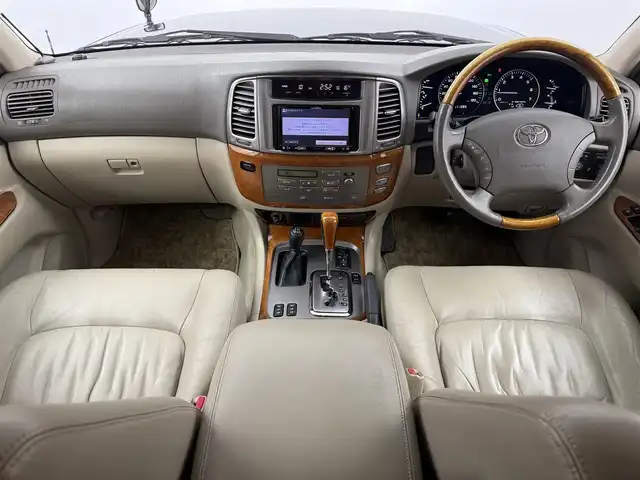 トヨタ ランドクルーザー シグナス 愛知県 2006(平18)年 11.2万km ブラック サンルーフ/8人乗り/クーラーBOX/社外7インチナビ/バックカメラ/ワンセグTV/クルーズコントロール/横滑り防止装置/オートライト/LEDヘッドライト/LEDフォグランプ/パワーシート/シートヒーター/シートメモリー/自動防眩式ミラー/前後ドライブレコーダー/ETC/純正AW/純正フロアマット/スマートキー/スペアキー/エンジンスターター