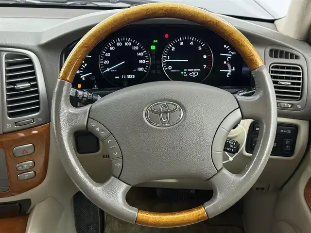 トヨタ ランドクルーザー シグナス 愛知県 2006(平18)年 11.2万km ブラック サンルーフ/8人乗り/クーラーBOX/社外7インチナビ/バックカメラ/ワンセグTV/クルーズコントロール/横滑り防止装置/オートライト/LEDヘッドライト/LEDフォグランプ/パワーシート/シートヒーター/シートメモリー/自動防眩式ミラー/前後ドライブレコーダー/ETC/純正AW/純正フロアマット/スマートキー/スペアキー/エンジンスターター