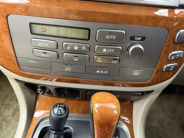 トヨタ ランドクルーザー シグナス 愛知県 2006(平18)年 11.2万km ブラック サンルーフ/8人乗り/クーラーBOX/社外7インチナビ/バックカメラ/ワンセグTV/クルーズコントロール/横滑り防止装置/オートライト/LEDヘッドライト/LEDフォグランプ/パワーシート/シートヒーター/シートメモリー/自動防眩式ミラー/前後ドライブレコーダー/ETC/純正AW/純正フロアマット/スマートキー/スペアキー/エンジンスターター