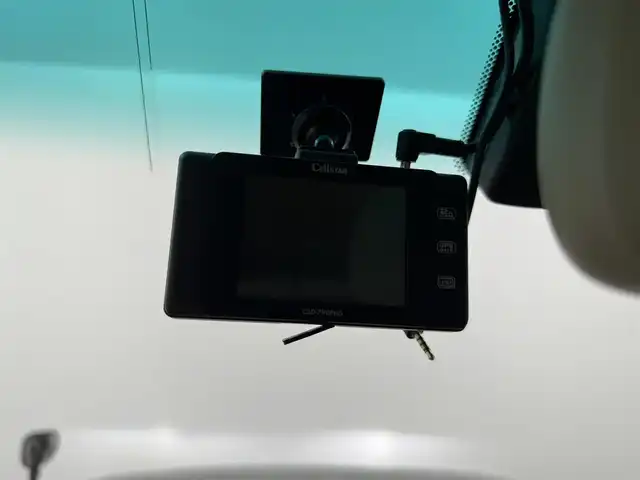 トヨタ ランドクルーザー シグナス 愛知県 2006(平18)年 11.2万km ブラック サンルーフ/8人乗り/クーラーBOX/社外7インチナビ/バックカメラ/ワンセグTV/クルーズコントロール/横滑り防止装置/オートライト/LEDヘッドライト/LEDフォグランプ/パワーシート/シートヒーター/シートメモリー/自動防眩式ミラー/前後ドライブレコーダー/ETC/純正AW/純正フロアマット/スマートキー/スペアキー/エンジンスターター