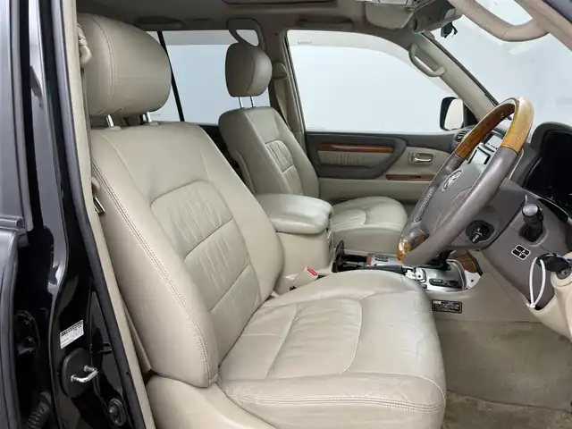 トヨタ ランドクルーザー シグナス 愛知県 2006(平18)年 11.2万km ブラック サンルーフ/8人乗り/クーラーBOX/社外7インチナビ/バックカメラ/ワンセグTV/クルーズコントロール/横滑り防止装置/オートライト/LEDヘッドライト/LEDフォグランプ/パワーシート/シートヒーター/シートメモリー/自動防眩式ミラー/前後ドライブレコーダー/ETC/純正AW/純正フロアマット/スマートキー/スペアキー/エンジンスターター