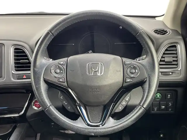 ホンダ ヴェゼル ハイブリッド X ホンダセンシング 新潟県 2017(平29)年 6.2万km ホワイトオーキッドパール カロッツェリアメモリナビ【AVIC-RZ500】/　フルセグTV/Bluetooth/CD/DVD/USB/ホンダセンシング/・衝突被害軽減ブレーキ/・歩行者事故低減ステアリング/・アダプティブクルーズコントロール/・車線維持支援システム/・路外逸脱抑制機能/・誤発進抑制機能/・先行車発進お知らせ機能/・標識認識機能/バックモニター/ビルトインETC/LEDヘッドライト/オートライト/横滑り防止装置/パドルシフト